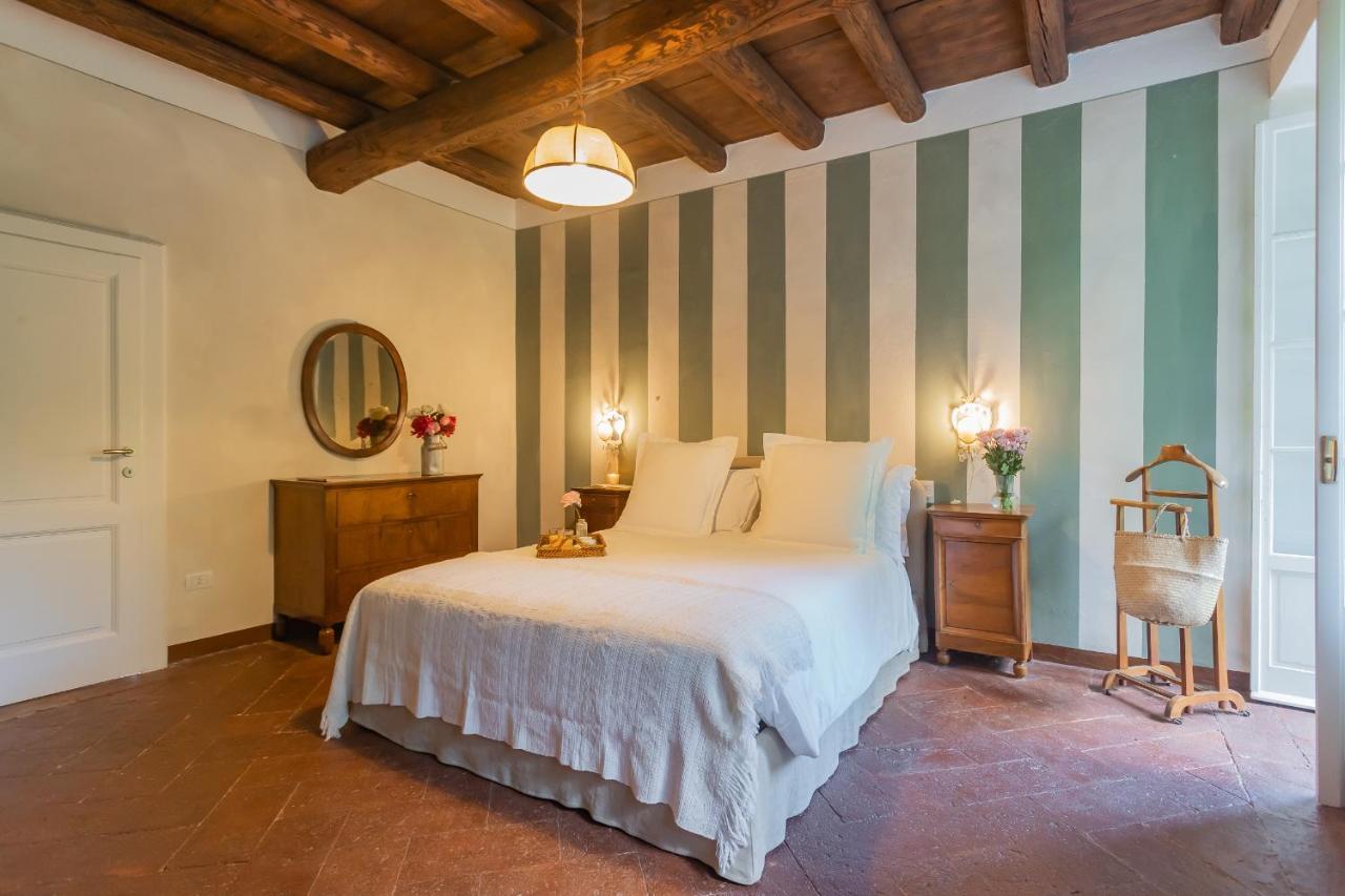 Riva With Pool & Garden By Rent Villa Bellagio