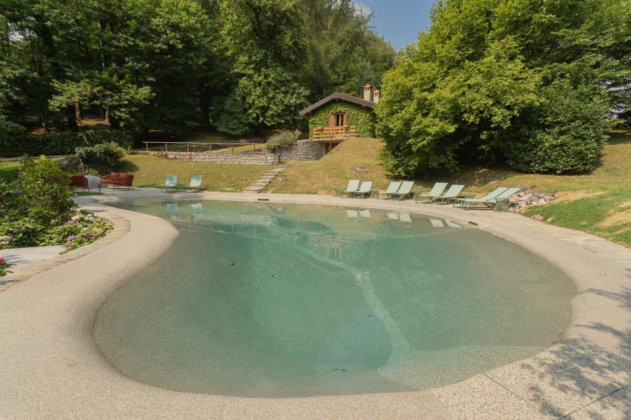 Riva With Pool & Garden By Rent Villa